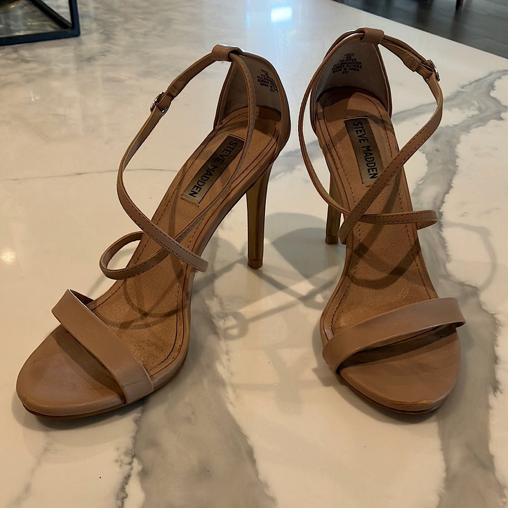 Steve Madden nude scrappy heel sandals